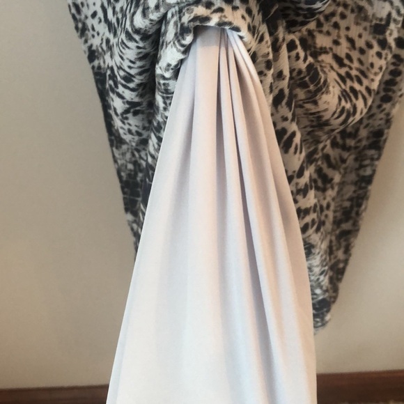 NWT Express Dress High-Lo SZ L V Neck Short Sleeve Blue/Gray/White Flowy - Picture 13 of 15